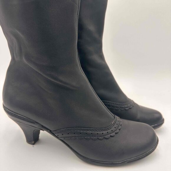 Sofft Black Leather Tall Ceville Brogue Scalloped Boots Size 8 - Picture 2 of 10